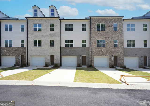 2nd image of 4964 Villager Ln, Stone Mountain, GA 30083 | MLS# 10514339