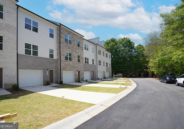 4th image of 4964 Villager Ln, Stone Mountain, GA 30083 | MLS# 10514339