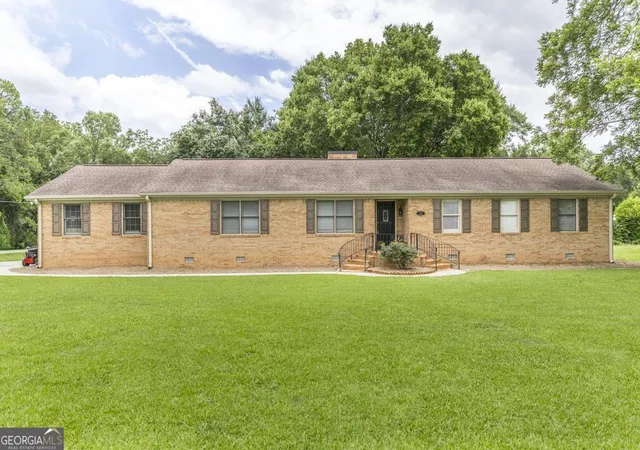 Photo 1 of Single family home for sale at 3708 Jones Rd, Macon, GA 31216 | MLS# 10814360 | Listing updated on 2026-08-11