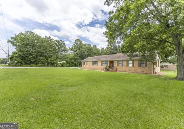 Photo 2 of Single family home for sale at 3708 Jones Rd, Macon, GA 31216 | MLS# 10814360 | Listing updated on 2026-08-11