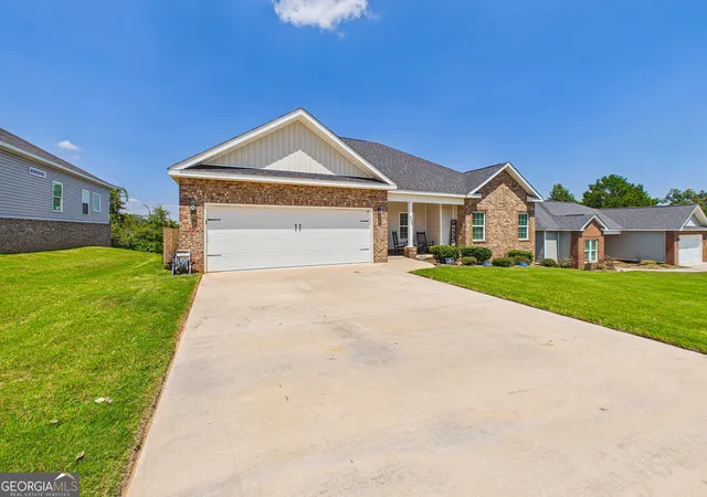 Photo 3 of Single family home for sale at 405 Ledford Wy, Bonaire, GA 31005 | MLS# 10831103 | Listing updated on 2026-09-04