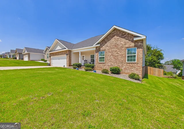 Photo 3 of Single family home for sale at 405 Ledford Wy, Bonaire, GA 31005 | MLS# 10831103 | Listing updated on 2026-10-28