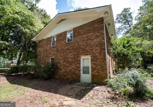 Photo 4 of Single family home for sale at 135 Old Fort Road, Athens, GA 30606 | MLS# 10832028 | Listing updated on 2026-09-22
