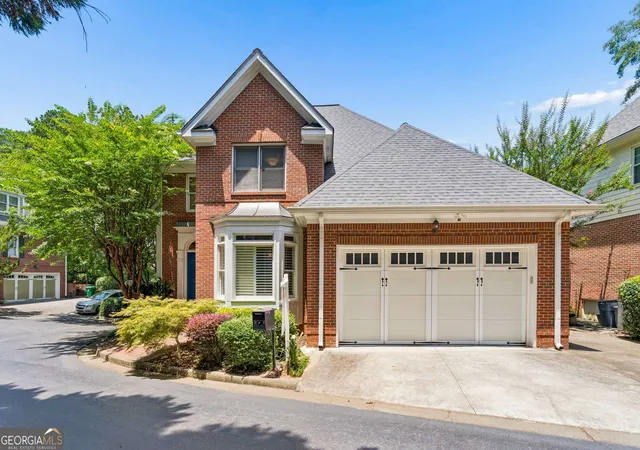 Photo 2 of Single family home for sale at 1104 Chantilly Crescent Ne, Atlanta, GA 30324 | MLS# 10792360 | Listing updated on 2026-09-11