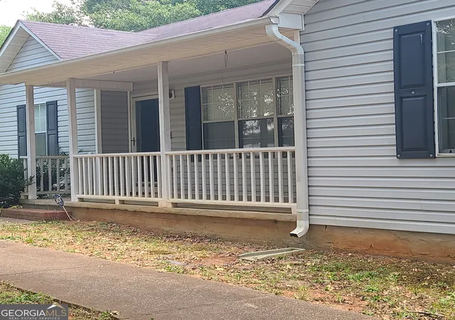 3rd image of 403 Victoria Pl, Locust Grove, GA 30248 | MLS# 10804802