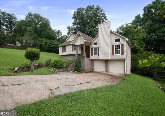 Photo 2 of Single family home for sale at 3573 Downing St, Marietta, GA 30066 | MLS# 10819075 | Listing updated on 2026-09-03