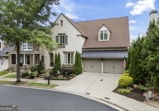 Photo 1 of Single family home for sale at 525 Willow Oak Wy, Roswell, GA 30076 | MLS# 10833889 | Listing updated on 2026-09-10