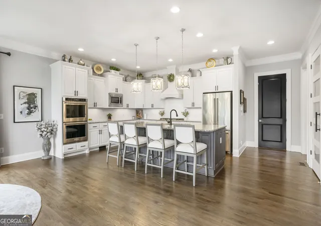 Photo 3 of Single family home for sale at 525 Willow Oak Wy, Roswell, GA 30076 | MLS# 10833889 | Listing updated on 2026-09-10