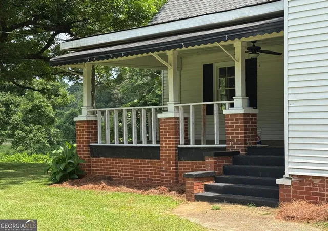 Homes for sale in Carnesville, GA | 734 Bowersville Rd, Carnesville, GA 30521 | MLS# 10792186