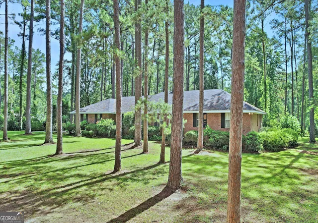 Homes for sale in Albany, GA | 1270 Wadsworth Dr, Albany, GA 31721 | MLS# 10718322