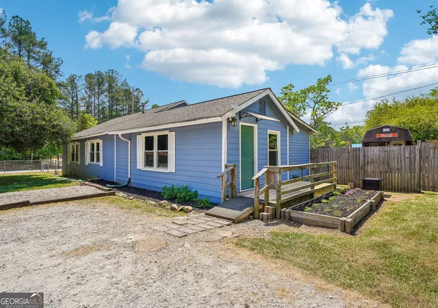 Single family home for sale at 1042 Main St, Whitesburg, GA 30185 | MLS# 10741685