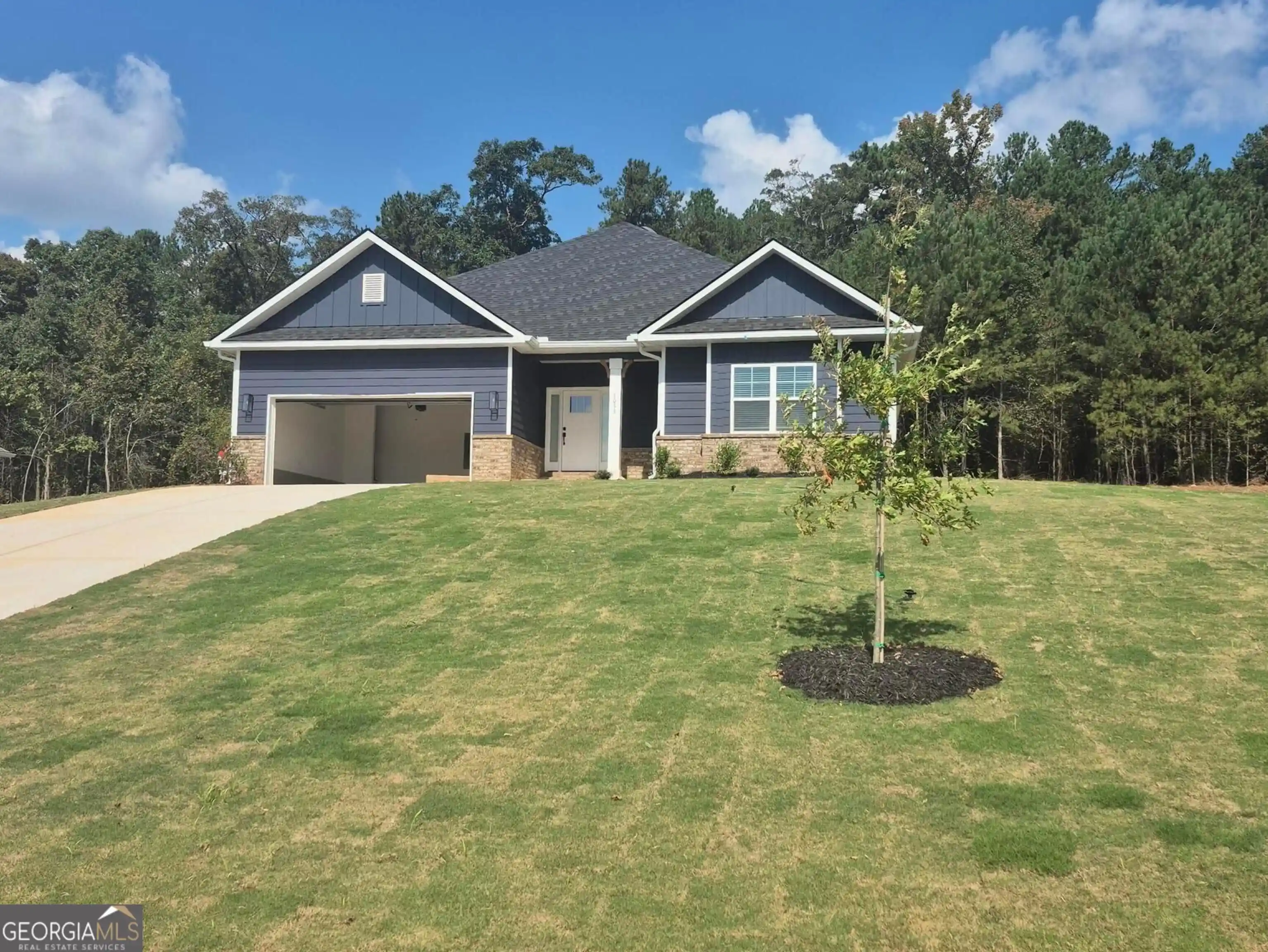 Photo 1 of Single family home for sale at 1033 Holliday Pass, Griffin, GA 30223 | MLS# 10847391 | Listing updated on 2026-10-24