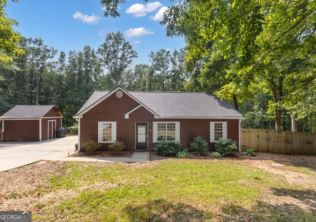 Photo 3 of Sale Pending at 25 Overview Pl, Senoia, GA 30276 | MLS# 10824595 | Listing updated on 2026-08-27