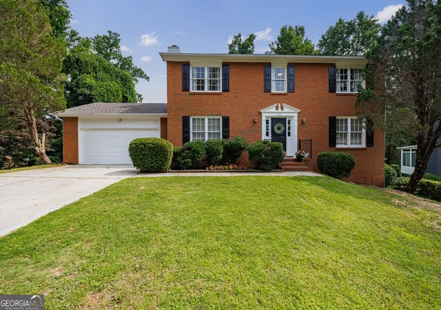 Photo 3 of Single family home for sale at 861 Lagoon Ct, Stone Mountain, GA 30083 | MLS# 10800993 | Listing updated on 2026-08-27