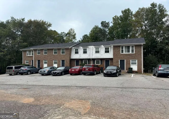 2nd image of 180 Chalfont Ln, Athens, GA 30606