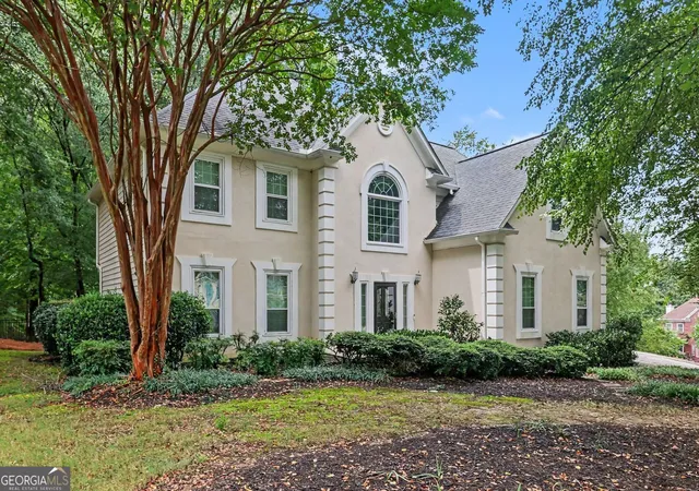 Photo 2 of Single family home for sale at 231 Sunset Hills Dr, Norcross, GA 30071 | MLS# 10835453 | Listing updated on 2026-09-11
