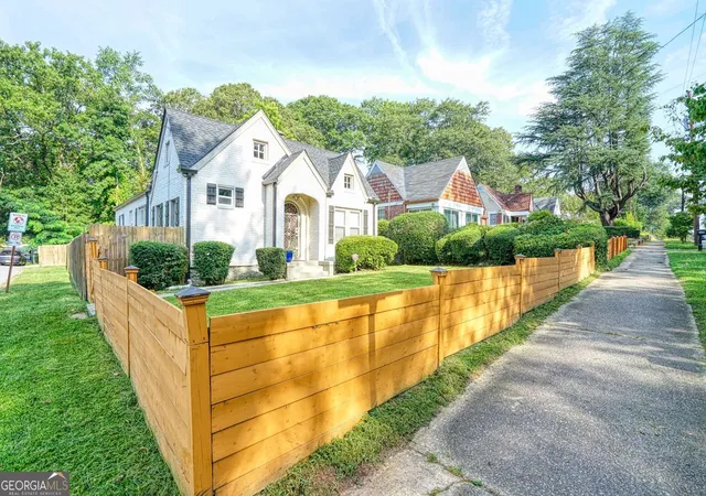 Photo 2 of Single family home for sale at 98 Chappell Rd Nw, Atlanta, GA 30314 | MLS# 10827159 | Listing updated on 2026-08-31