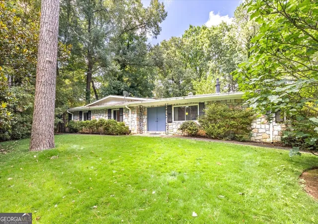 Photo 2 of Sale Pending at 2619 Andover Dr, Atlanta, GA 30360 | MLS# 10809742 | Listing updated on 2026-10-08