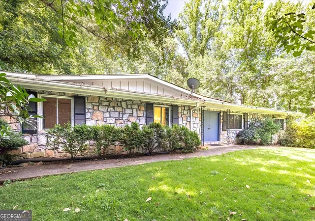 Photo 3 of Sale Pending at 2619 Andover Dr, Atlanta, GA 30360 | MLS# 10809742 | Listing updated on 2026-10-08