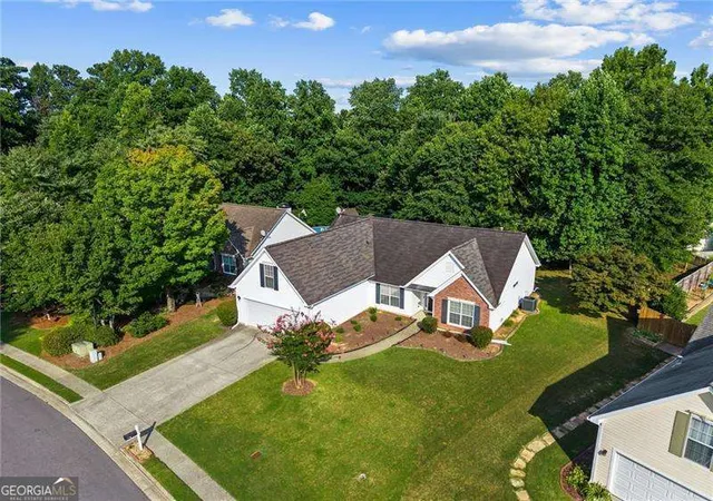 Photo 3 of Single family home for sale at 3325 Ml River Cvs, Buford, GA 30519 | MLS# 10828647 | Listing updated on 2026-09-28