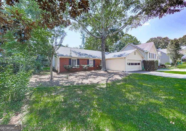 Photo 3 of Single family home for sale at 650 Radford Cir, Woodstock, GA 30188 | MLS# 10833932 | Listing updated on 2026-09-10