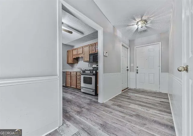 Photo 3 of Single family home for sale at 650 Radford Cir, Woodstock, GA 30188 | MLS# 10833932 | Listing updated on 2026-09-10