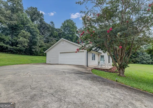 Photo 4 of Single family home for sale at 120 Creekwood Ln, Fayetteville, GA 30214 | MLS# 10817920 | Listing updated on 2026-09-26
