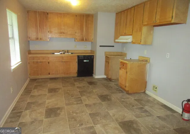 Photo 4 of Single family home for sale at 625 Strickland Rd, Locust Grove, GA 30248 | MLS# 10795238 | Listing updated on 2026-09-08