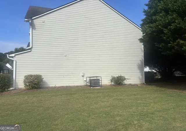 Photo 2 of Sale Pending at 9433 Lakeview Rd, Union City, GA 30291 | MLS# 10828623 | Listing updated on 2026-09-11