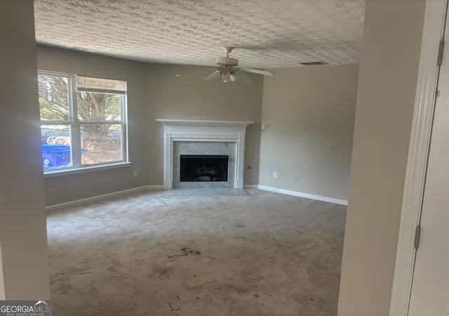 Photo 4 of Sale Pending at 9433 Lakeview Rd, Union City, GA 30291 | MLS# 10828623 | Listing updated on 2026-09-11