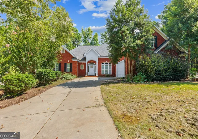Photo 1 of Single family home for sale at 400 Countryside Dr, Mcdonough, GA 30252 | MLS# 10835195 | Listing updated on 2026-09-14