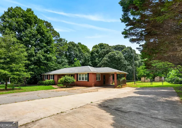 Homes for sale in Lagrange, GA | 150 Glenda Dr, Lagrange, GA 30241 | MLS# 10802111