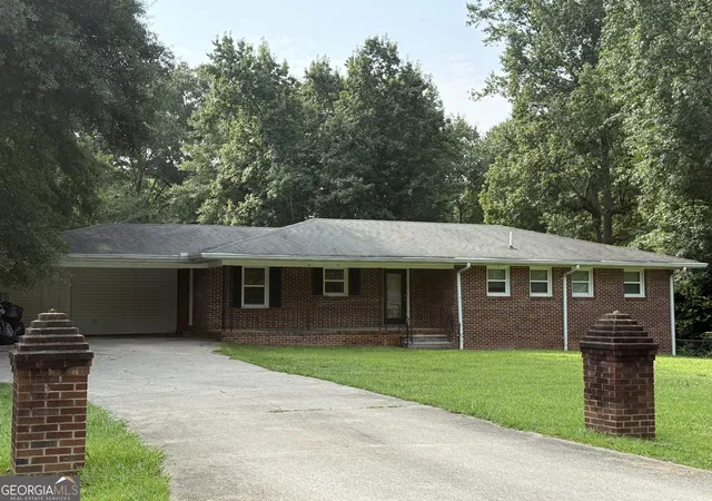 Single family home for sale at 724 Virginia Ln, Hull, GA 30646 | MLS# 10818667