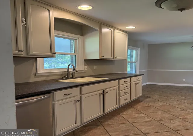 Photo 4 of Single family home for sale at 724 Virginia Ln, Hull, GA 30646 | MLS# 10818667 | Listing updated on 2026-09-14