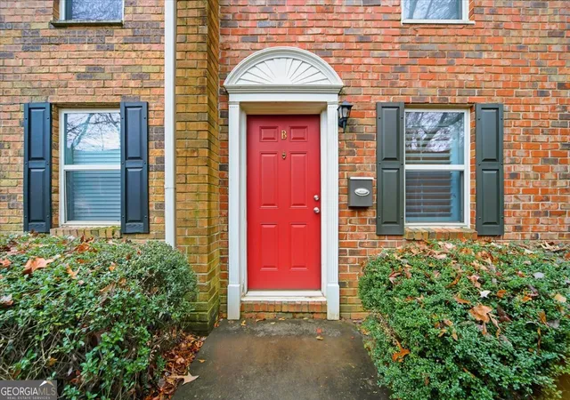 2nd image of 115 Winding River Dr #UNIT B, Atlanta, GA 30350 | MLS# 10646947