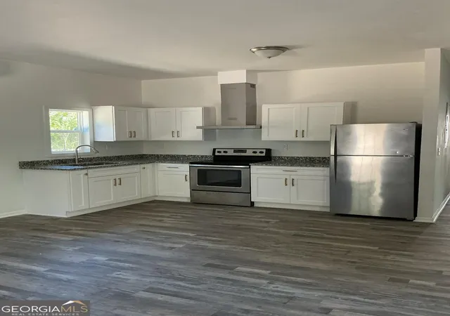 3rd image of 1 Sargent Tigner St, Newnan, GA 30263 | MLS# 10813150