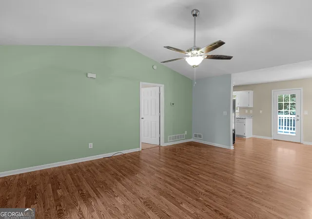 Photo 4 of Sale Pending at 1176 Minter Rd, Griffin, GA 30223 | MLS# 10834665 | Listing updated on 2026-09-18