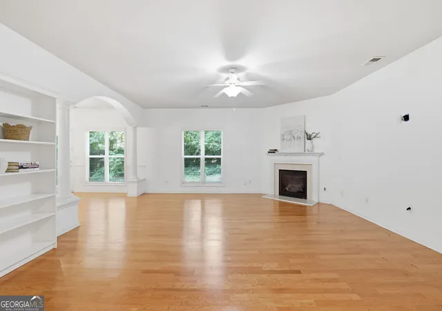 Listing Photo 4 - Condo for sale in building located at 969 Brownstone Ln, Marietta, GA 30008 - Unit #18