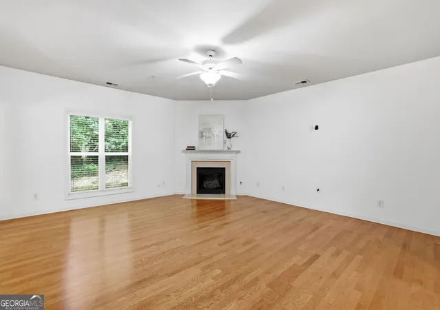 Listing Photo 5 - Condo for sale in building located at 969 Brownstone Ln, Marietta, GA 30008 - Unit #18