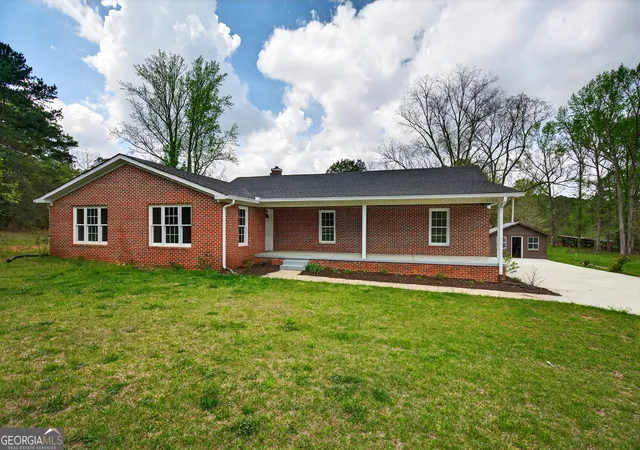 Homes for sale in Pine Mountain, GA | 7142 Hamilton Rd, Pine Mountain, GA 31822 | MLS# 10801100