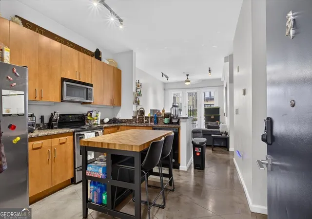 3rd image of 5300 Peachtree Rd, Atlanta, GA 30341