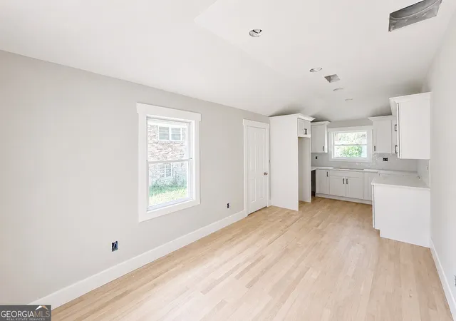 4th image of 2453 Ivydale Dr Sw, Atlanta, GA 30311 | MLS# 10726780