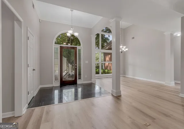 Photo 3 of Single family home for sale at 122 Bent Creek Dr, Woodstock, GA 30189 | MLS# 10834301 | Listing updated on 2026-09-18
