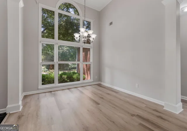 Photo 4 of Single family home for sale at 122 Bent Creek Dr, Woodstock, GA 30189 | MLS# 10834301 | Listing updated on 2026-09-18