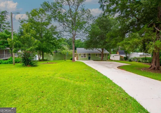 4th image of 1671 West Pine Lake Dr, West Point, GA 31833 | MLS# 10804538