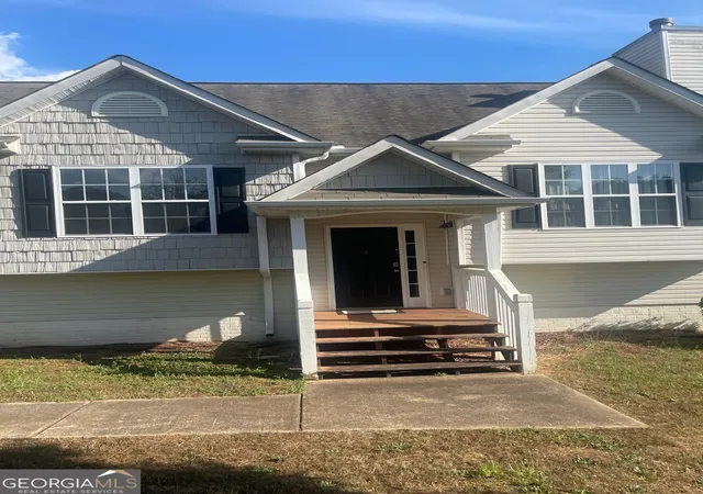 Photo 3 of Single family home for sale at 6 Hastings Court, Lagrange, GA 30240 | MLS# 10742215 | Listing updated on 2026-08-24