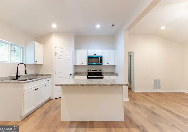 5th image of 6532 Voyles Dr, Riverdale, GA 30274 | MLS# 10794467