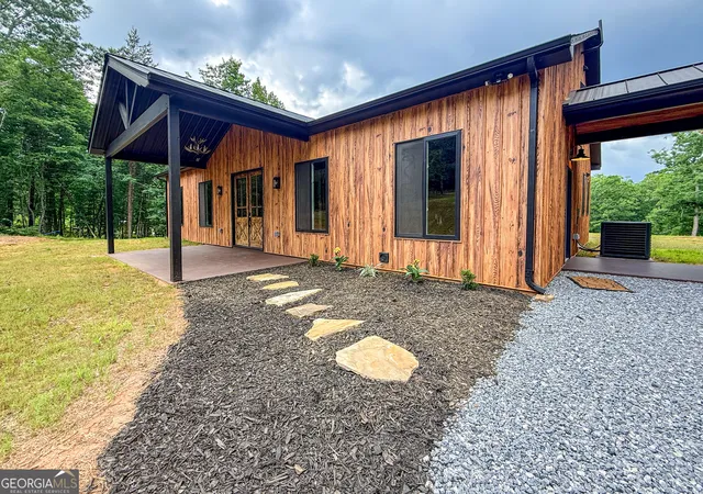Homes for sale in Clarkesville, GA | 402 Lovelace Rd, Clarkesville, GA 30523 | MLS# 10792517