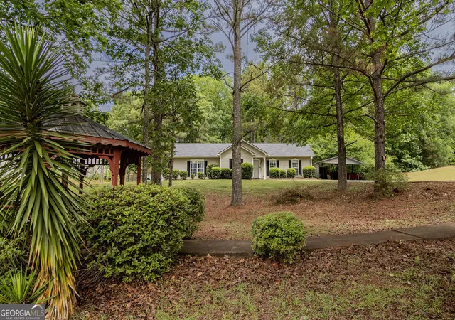 Photo 2 of Single family home for sale at 61 Nantucket Dr, Lagrange, GA 30241 | MLS# 10757297 | Listing updated on 2026-10-03