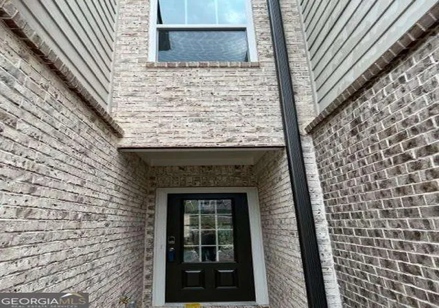 Photo 3 of Townhouse for sale at 950 Sunny Lake Dr, Lawrenceville, GA 30043 | MLS# 10827246 | Listing updated on 2026-08-31